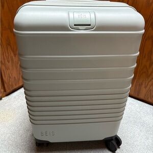 BEIS Slate Rolling Carryon Suitcase